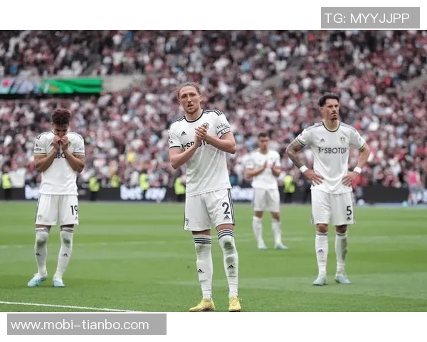 曼联客场对阵利兹联首发阵容公布多名主力缺阵新援首次登场