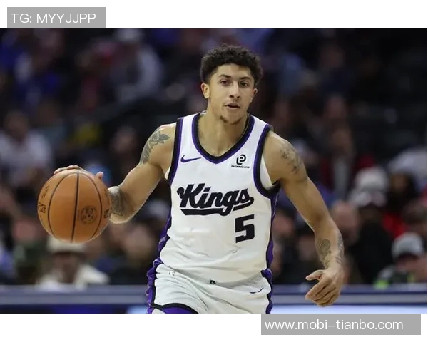 克利福德闪耀30分生涯最佳表现克尼佩尔贡献23分8板弗拉格状态回落仅得14分